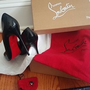 "So Kate" Louboutin black pumps. Size 7.5